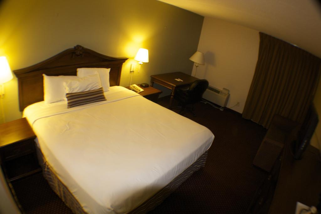 The Garden Inn Элкхарт Экстерьер фото