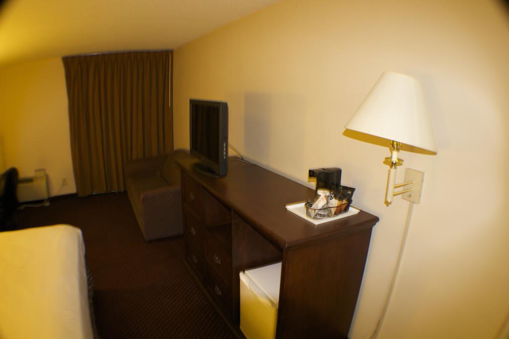 The Garden Inn Элкхарт Экстерьер фото