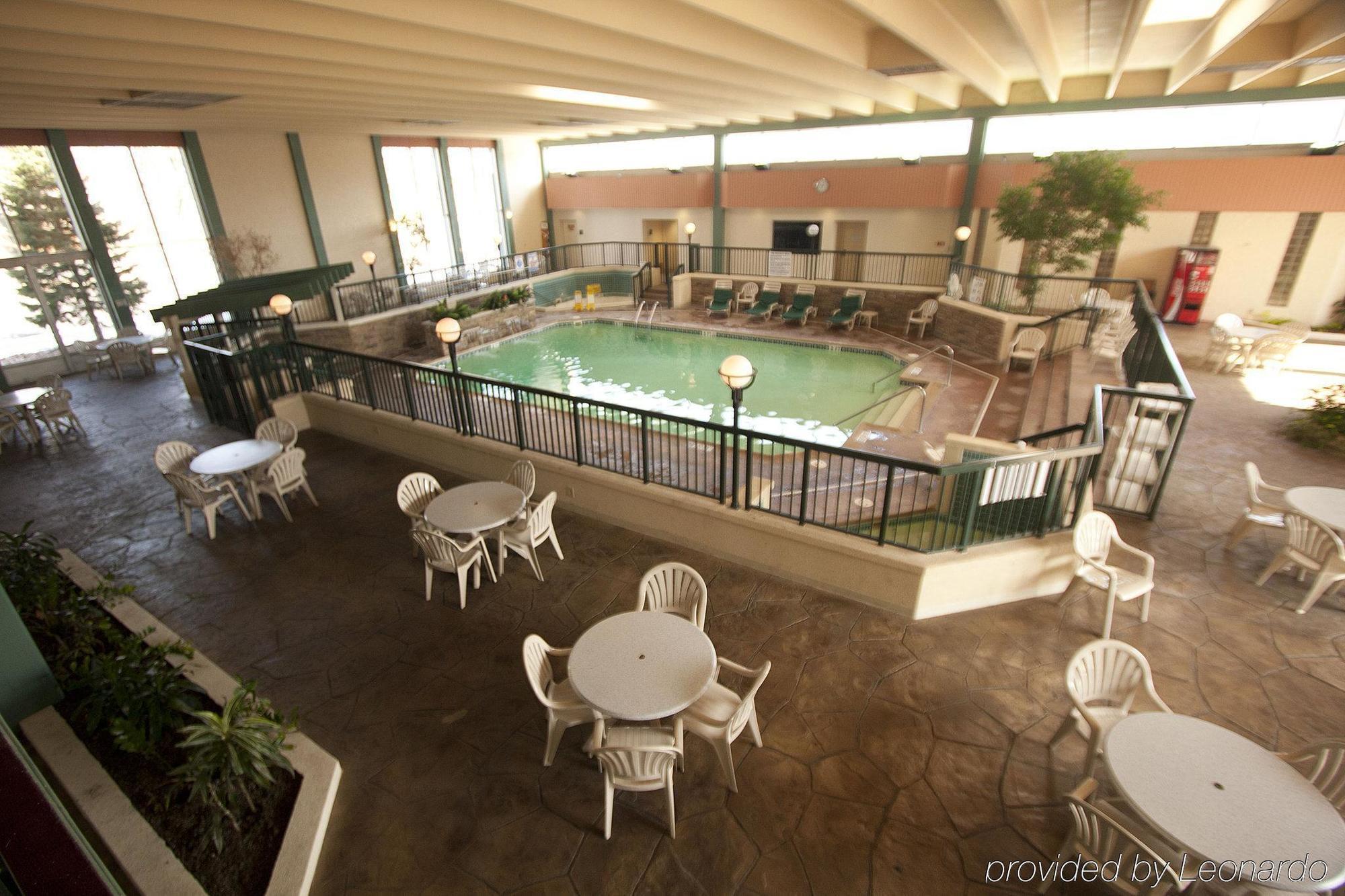 The Garden Inn Элкхарт Удобства фото