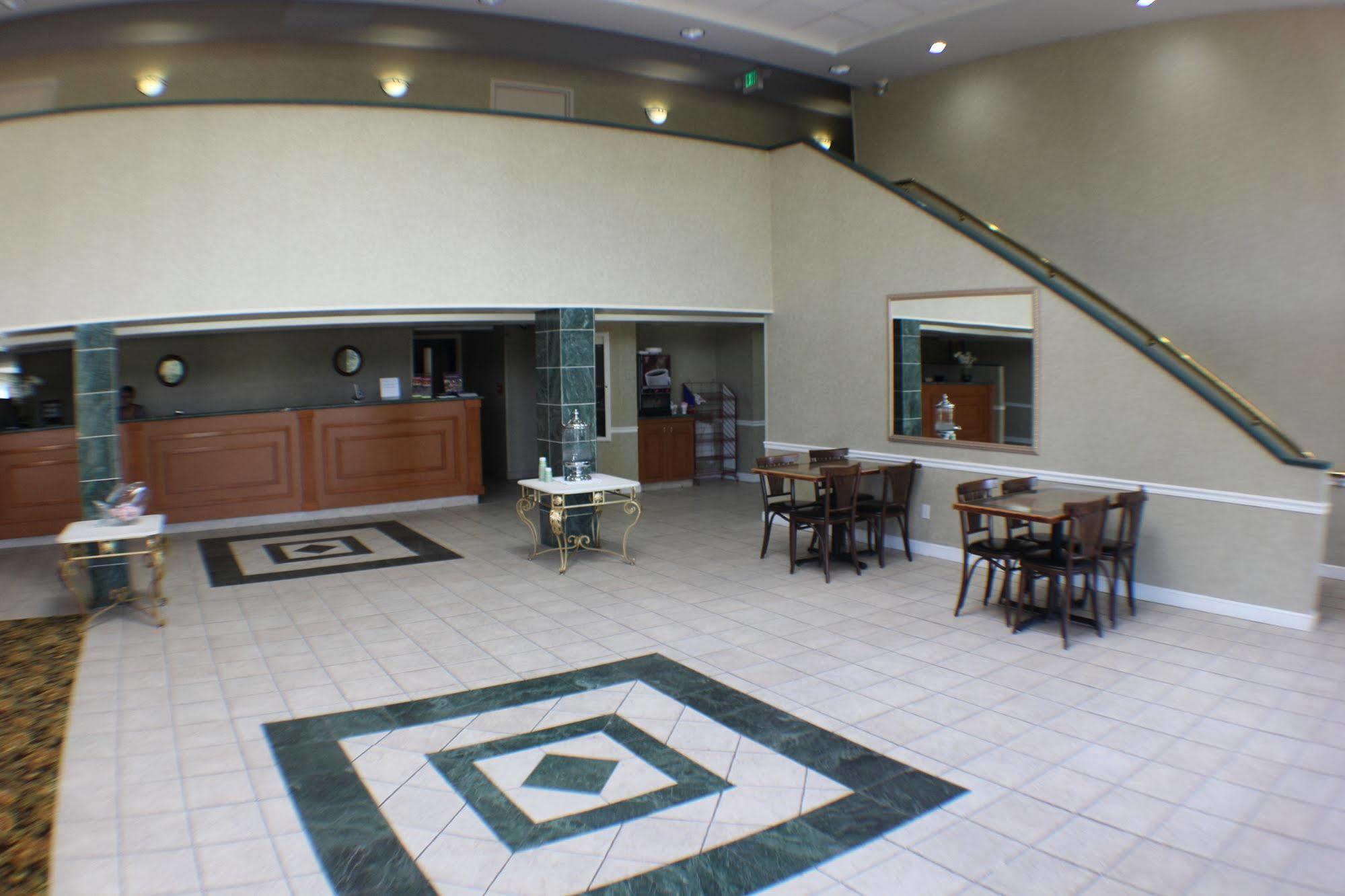 The Garden Inn Элкхарт Экстерьер фото